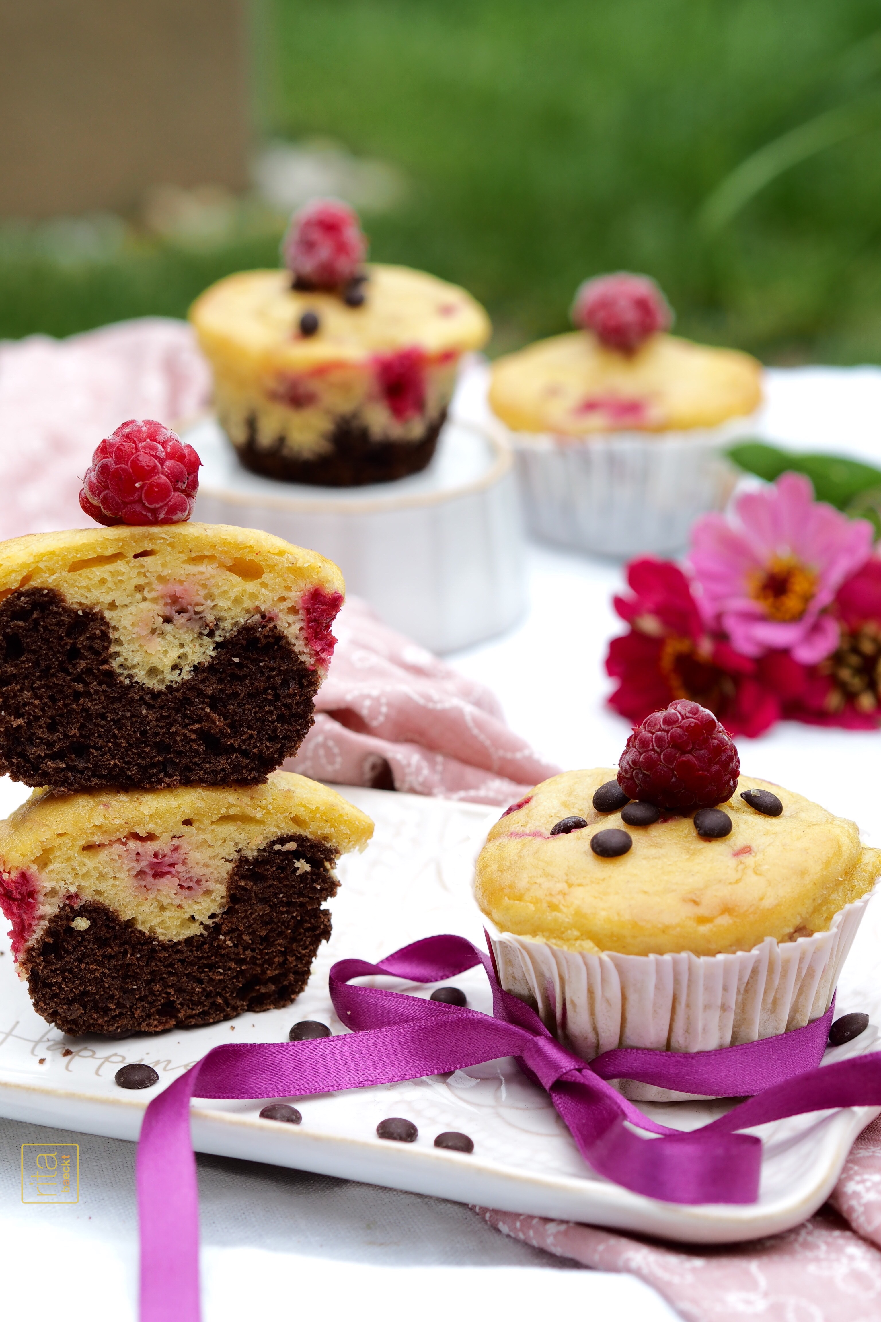 Schoko-Himbeermuffins mit Vanillepudding