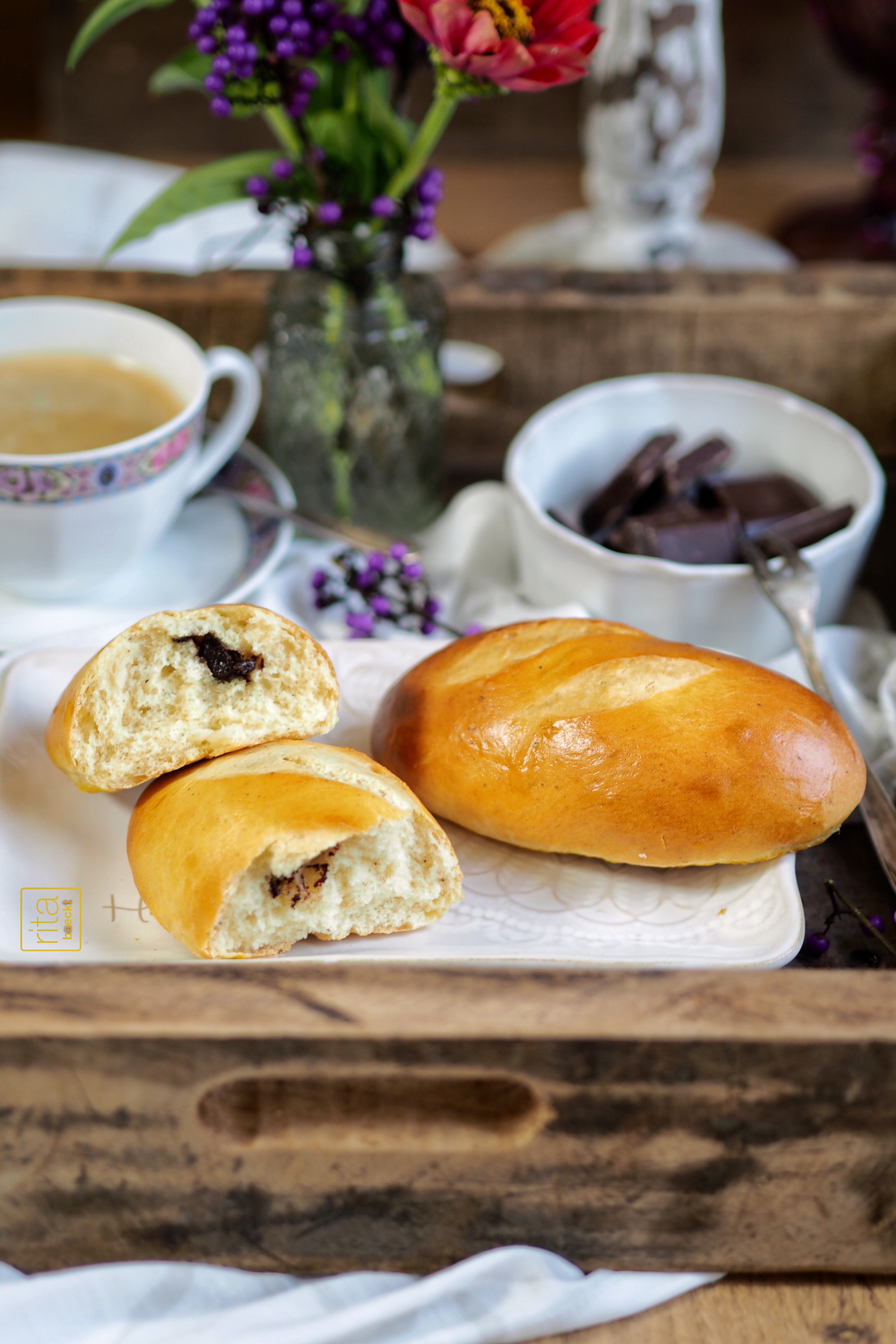 Milchbrötchen mit Schokokern