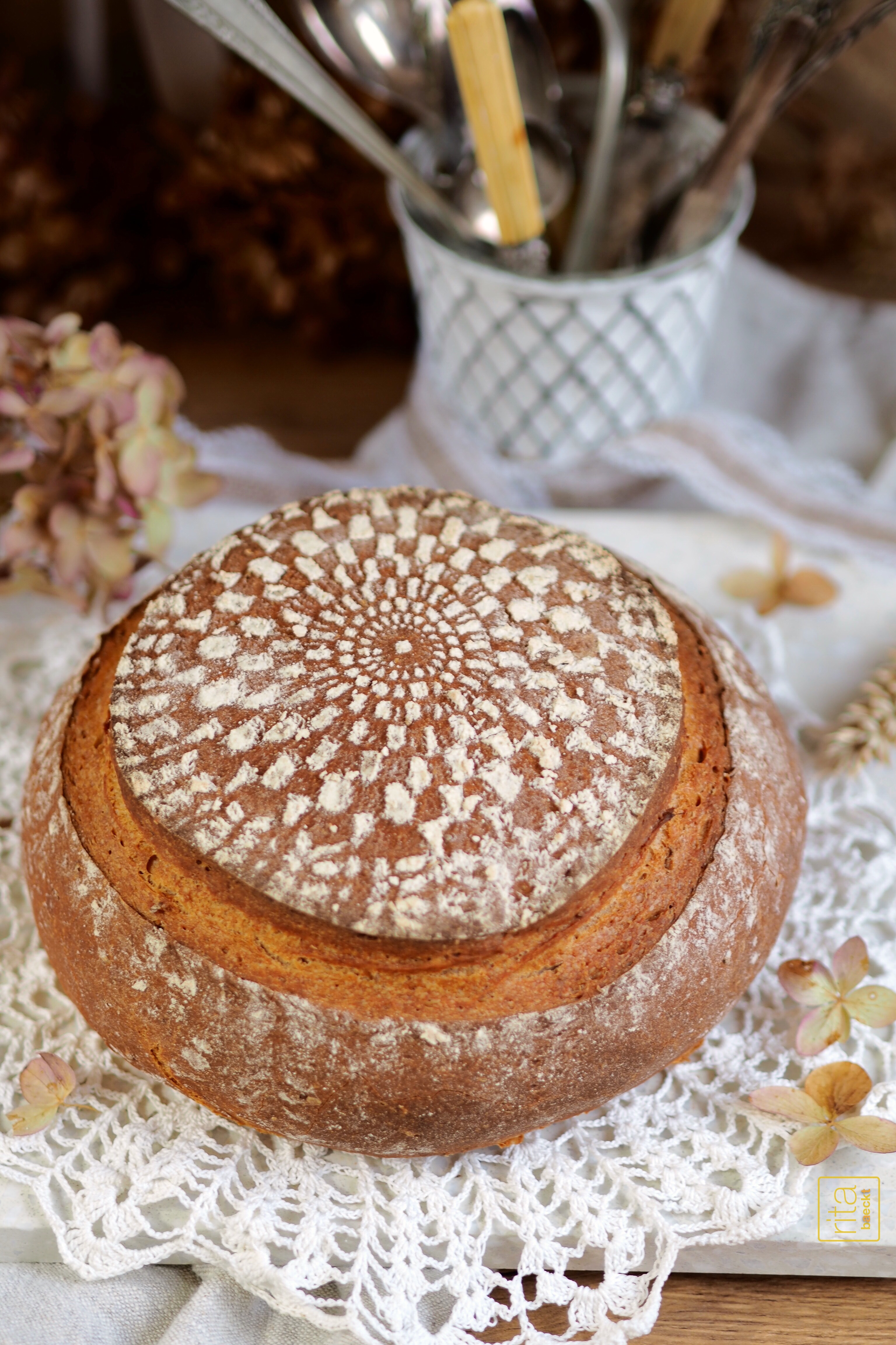 Roggen-Weizenbrot mit Sauerteig